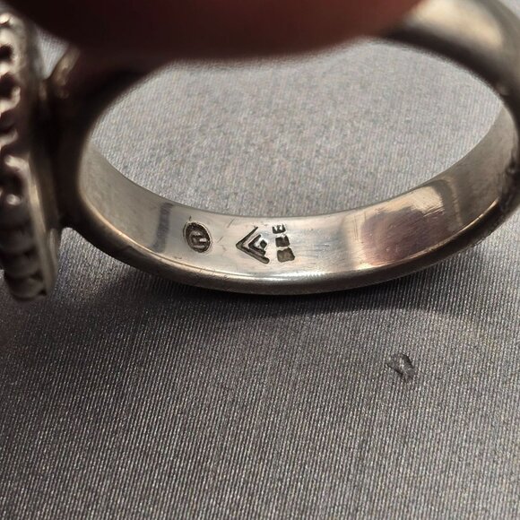 Retired Silpada Button Frame Mother of Pearl Ring Sterling Silver Size 7 - Picture 6 of 13